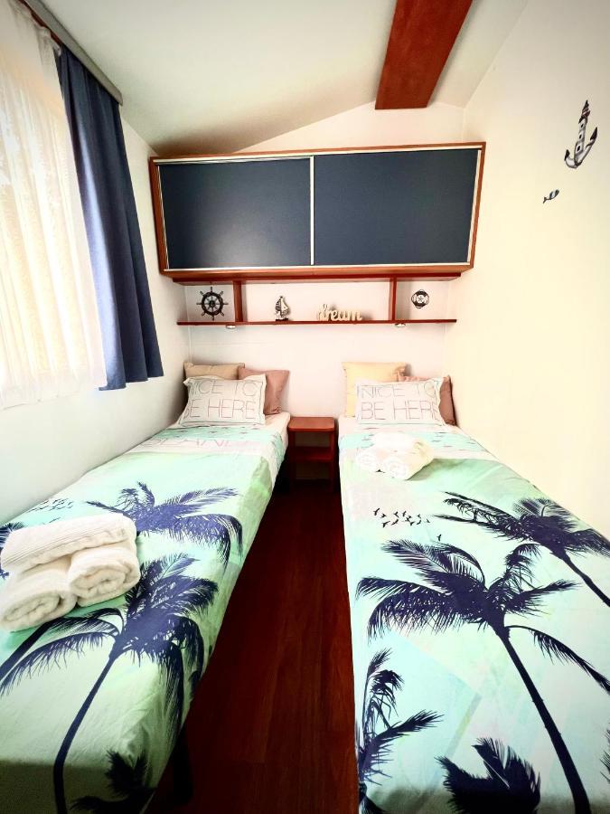 Mobile Home Nebo Luxus Klenovica Esterno foto